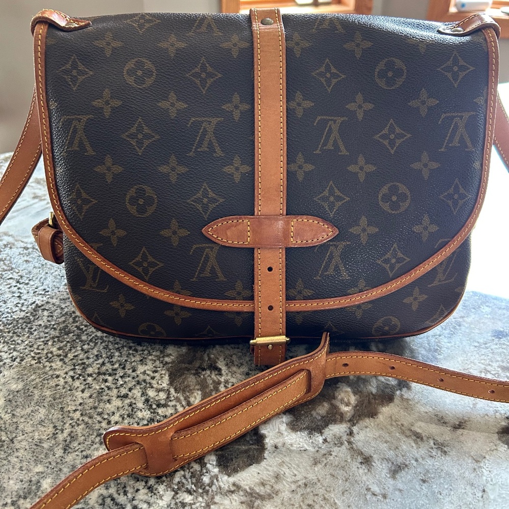 Louis Vuitton Samur 30